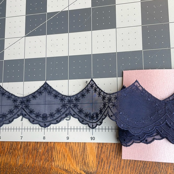 Vintage trim, dark navy organdy, scalloped w floral theme, 2” wide, 2 yards - Picture 4 of 4
